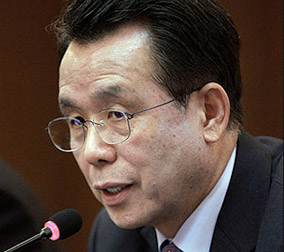 Han Seungsoo and Boris Tadic lead a mission on Decentralisation and